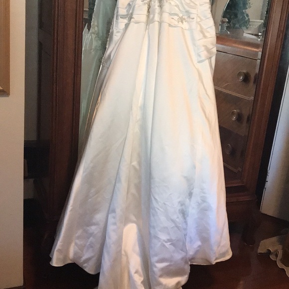 Alfred Angelo NWT Wedding Dress - Picture 16 of 16
